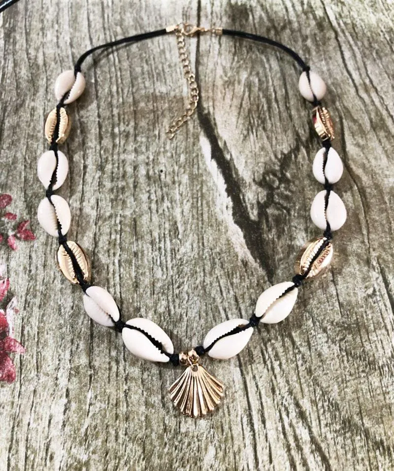 2022 Cowrie Choker Natural Sea Shells Women Necklace Black Rope Chain Gold Puka Conch Shell Boho Necklace Femme Bohemian Jewelry