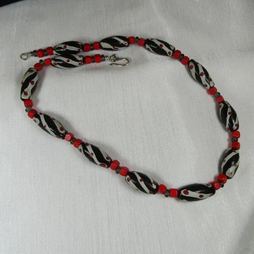 Black & White African Bead Necklace Classic Beaded
