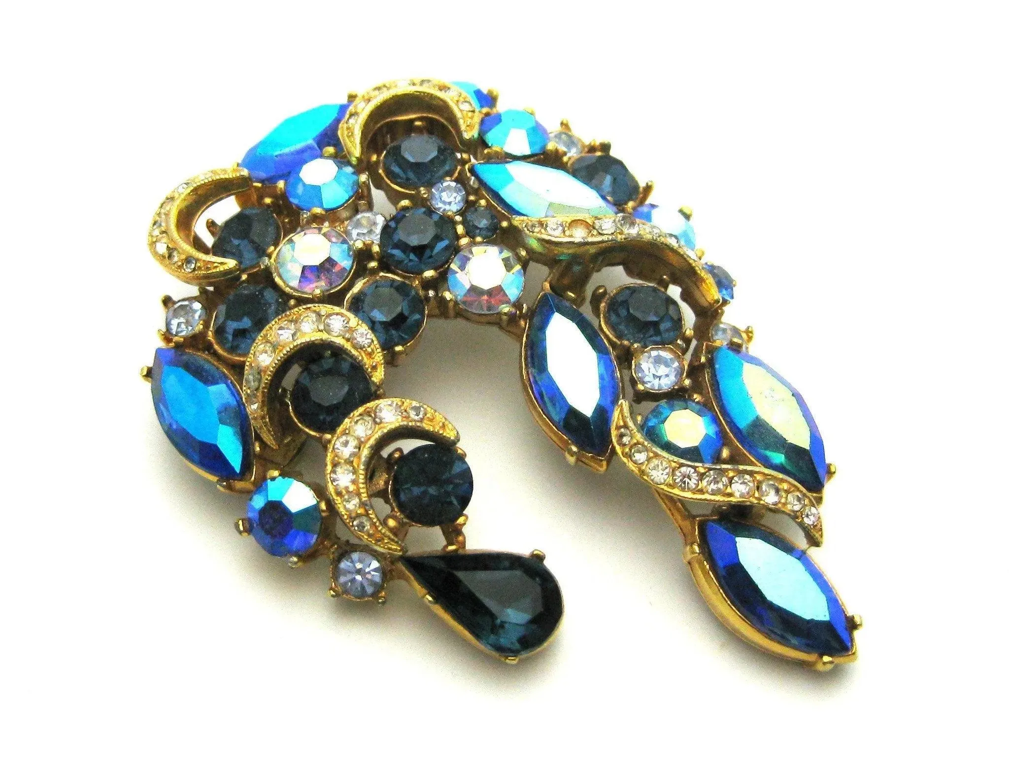 Designer Vintage 'Sphinx' 1960s Aurora Borealis Blue Brooch
