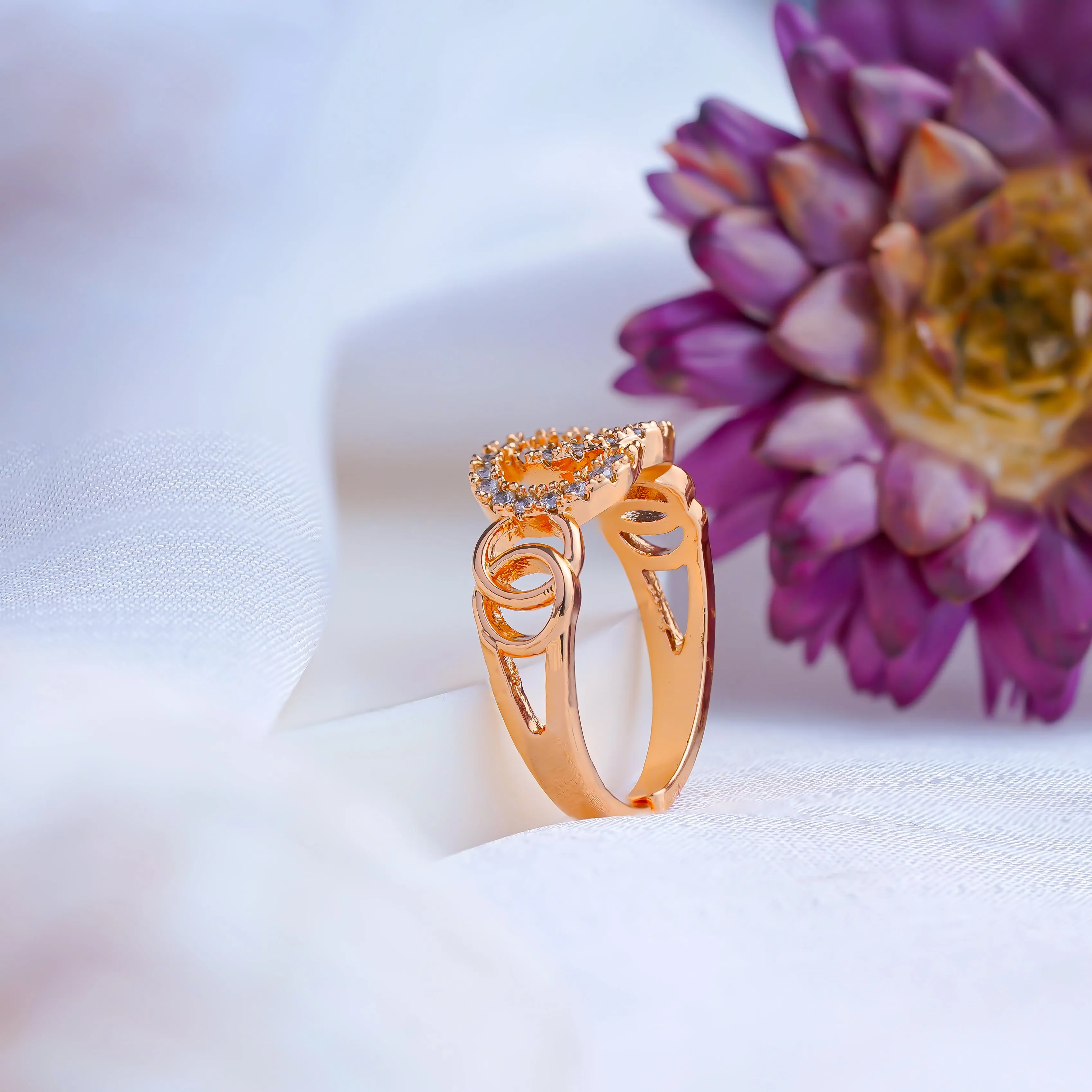 "Zarder Serenity: Find Peace and Beauty in Our Rings"