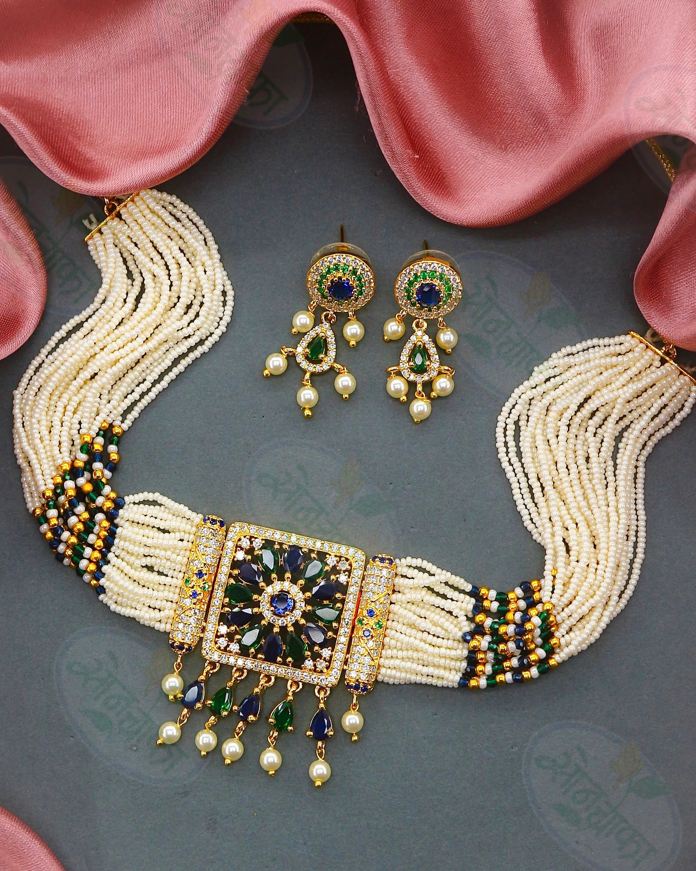 TRENDY GLEAMING PEARL NECKLACE